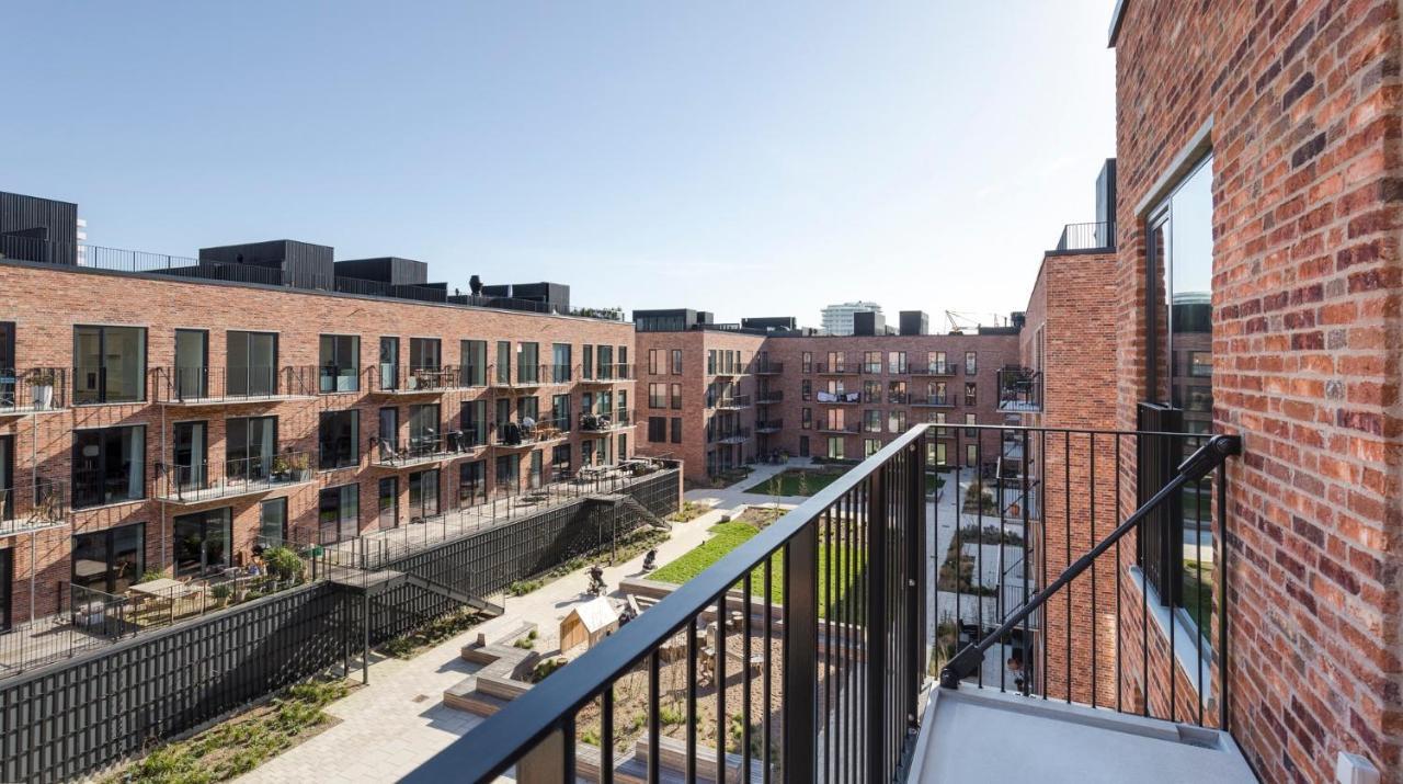 Apartment Plum Guide - The Gantzel Studio